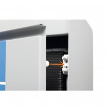 Detaljbild på lås- och stängningsfunktion på återvinningskärl 55 liter