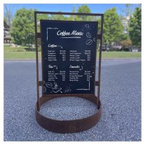 Gatupratare i Corten med griffelplast
