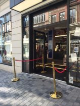 Avspärrningssystem i Guld - Rött rep & 2 stolpar