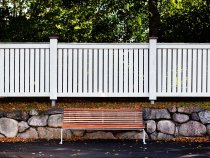 Klassisk parksoffa i furu