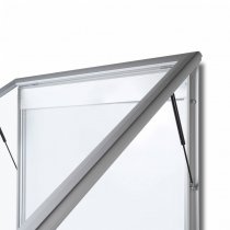 Låsbart skyltskåp med LED och gasfjädrar
