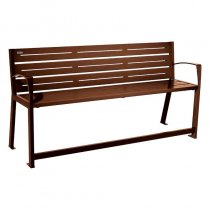 Silaos tillgänglig parkbänk i stål med fotstöd 540 mm corten effekt S025