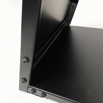 Skyltställ med stabil fotplatta i stål för säker placering