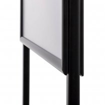 Affischställ stabil konstruktion