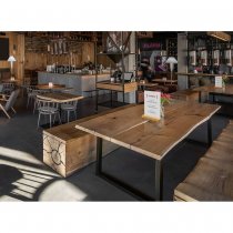 Menyhållaren i en restaurang