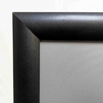 Vridbar skylthållare A3 svart med snäppram 25 mm