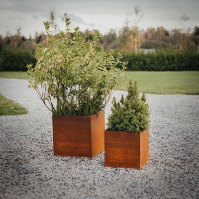 fiora stora planteringskrukor i corten