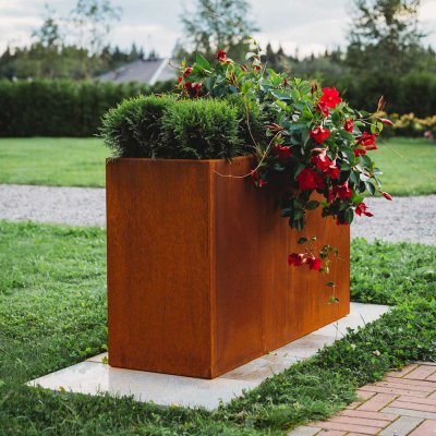stort planteringskärl i cortenstål